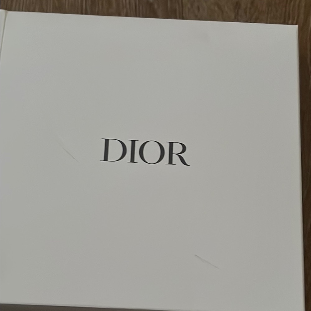 Dior round case - Picture 7 of 7